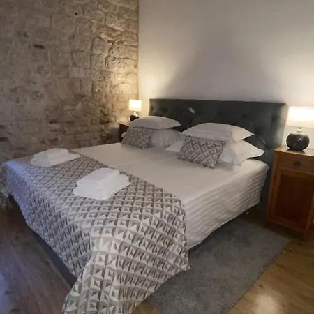 Palace Wall Residences Split Exterior photo