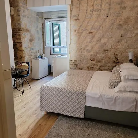 Palace Wall Residences Split Exterior photo